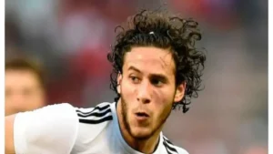 بيراميدز يؤكد موقفه الرسمي تجاه استمرار رمضان صبحي بعد أزمته الأخيرة